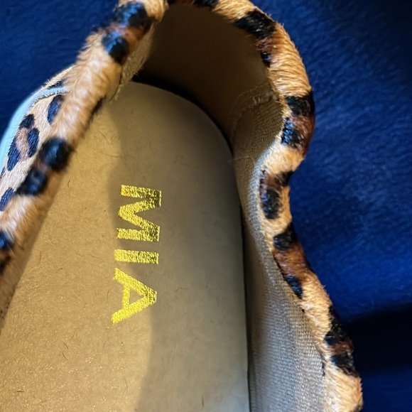 MIA Size 9.5M - Picture 3 of 4